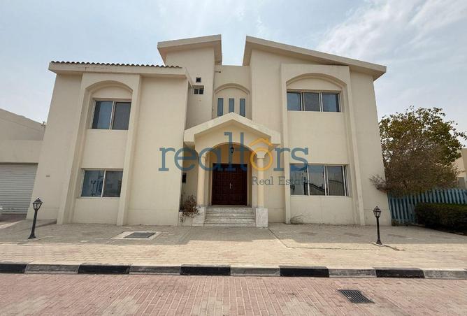 927146 - Property Image 2