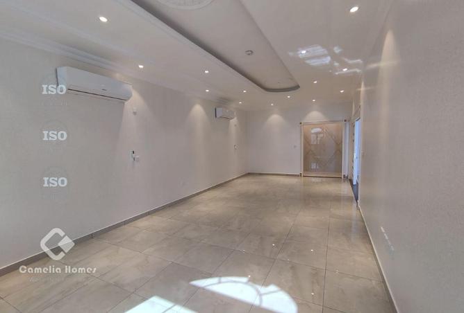 988075 - Property Image 2