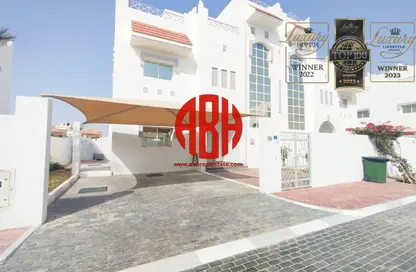 Compound - 4 Bedrooms - 5 Bathrooms for rent in Umm Al Seneem Street - Ain Khaled - Doha