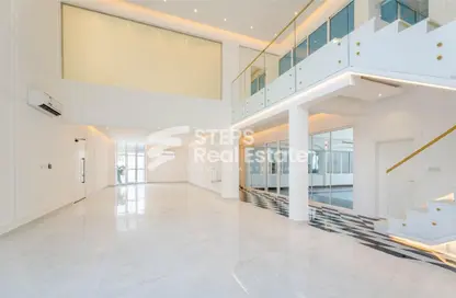 Villa - 5 Bedrooms - 5 Bathrooms for rent in Onaiza - Onaiza - Doha