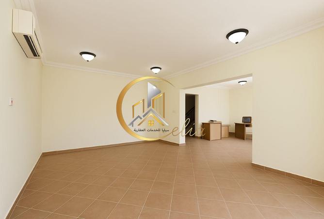 950581 - Property Image 2