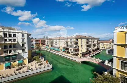 Apartment - 3 Bedrooms - 3 Bathrooms for rent in Carnaval - Qanat Quartier - The Pearl Island - Doha