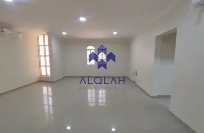 Apartment - 2 Bedrooms - 2 Bathrooms for rent in Al Nasr Street - Al Nasr - Doha
