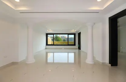 Townhouse - 2 Bedrooms - 2 Bathrooms for sale in East Gate - West Bay Lagoon - Doha