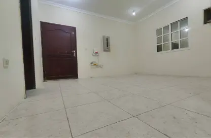 شقة - 2 غرف نوم - 2 حمامات للايجار في بن عمران - فريج بن عمران - الدوحة