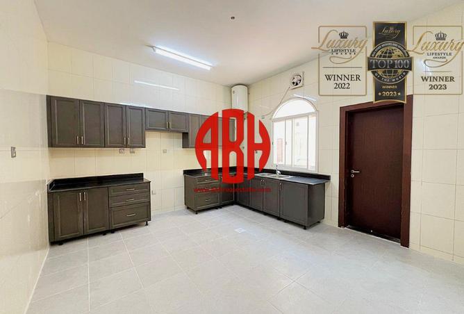 998811 - Property Image 3