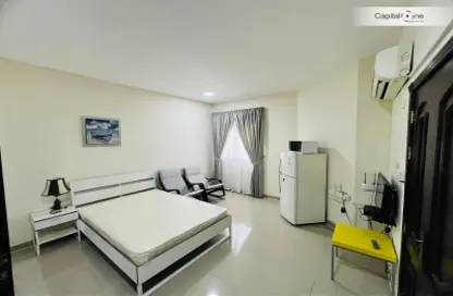 Apartment - 1 Bathroom for rent in Umm Al Seneem Street - Ain Khaled - Doha