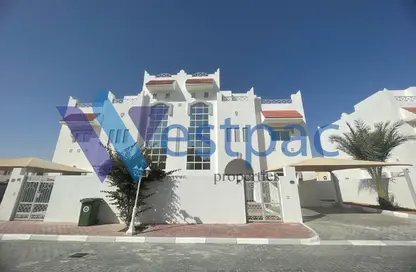 Villa - 4 Bedrooms - 5 Bathrooms for rent in Ain Khaled Villas - Ain Khaled - Doha
