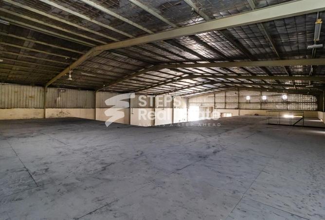 954171 - Property Image 3