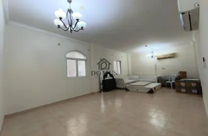 Apartment - 2 Bedrooms - 2 Bathrooms for rent in Tadmur Street - Old Airport Road - Doha