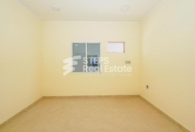 995371 - Property Image 2