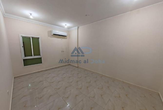 975329 - Property Image 2