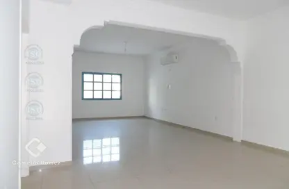 Compound - 4 Bedrooms - 4 Bathrooms for rent in Al Nuaija Street - Al Nuaija - Doha