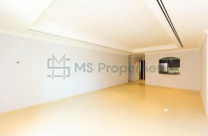 Apartment - 1 Bedroom - 2 Bathrooms for sale in West Porto Drive - Porto Arabia - The Pearl Island - Doha