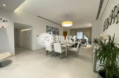 فيلا - 5 غرف نوم - 6 حمامات للايجار في Les Roses 3 - Les Roses Compound - الدوحة