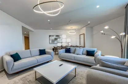 Apartment - 3 Bedrooms - 5 Bathrooms for rent in Floresta Gardens - Floresta Gardens - The Pearl Island - Doha