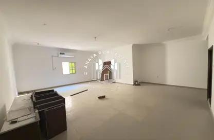 شقة - 3 غرف نوم - 2 حمامات للايجار في مدينة خليفة - الدوحة