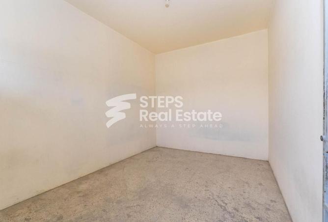 967869 - Property Image 2