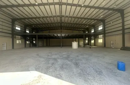 Warehouse - Studio - 6 Bathrooms for rent in East Industrial Street - Birkat Al Awamer - Al Wakra