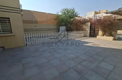 شقة - 6 غرف نوم - 8 حمامات للايجار في الخيصة - الخيصة - أم صلال محمد