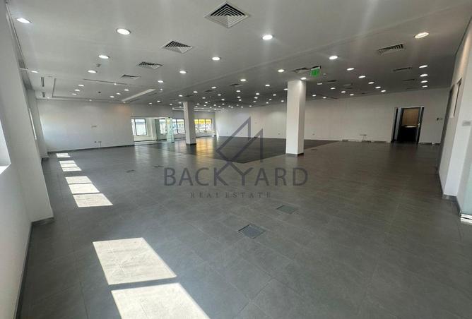 963163 - Property Image 2