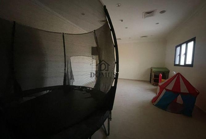 909617 - Property Image 2