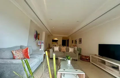 Apartment - 1 Bedroom - 2 Bathrooms for rent in West Porto Drive - Porto Arabia - The Pearl Island - Doha