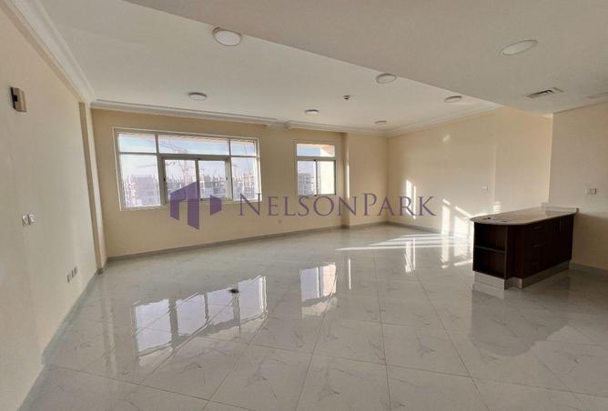 983581 - Property Image 2