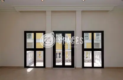 Apartment - 2 Bedrooms - 3 Bathrooms for rent in Carnaval - Qanat Quartier - The Pearl Island - Doha