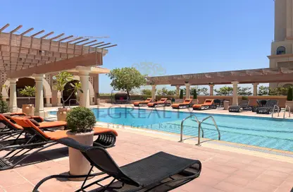 Apartment - 2 Bedrooms - 2 Bathrooms for rent in East Porto Drive - Porto Arabia - The Pearl Island - Doha