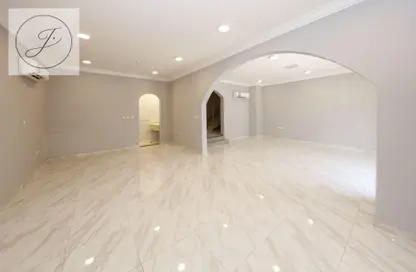 Compound - 6 Bedrooms - 4 Bathrooms for rent in Umm Salal Mahammad - Umm Salal Mohammed - Doha