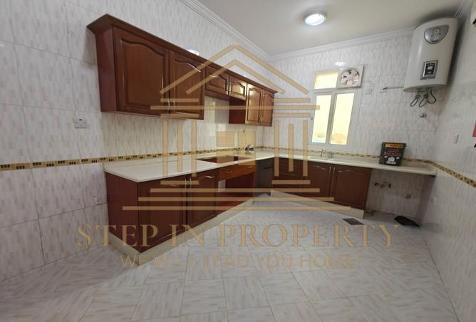 967112 - Property Image 2