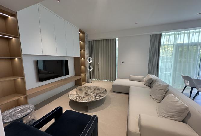 957371 - Property Image 2