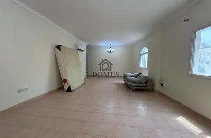 Apartment - 2 Bedrooms - 3 Bathrooms for rent in Tadmur Street - Old Airport Road - Doha