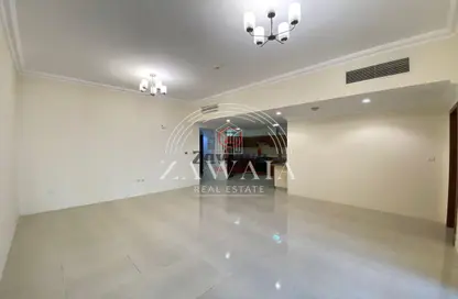 شقة - غرفة نوم - 2 حمامات للايجار في دي 22 - فوكس هيلز - الوسيل