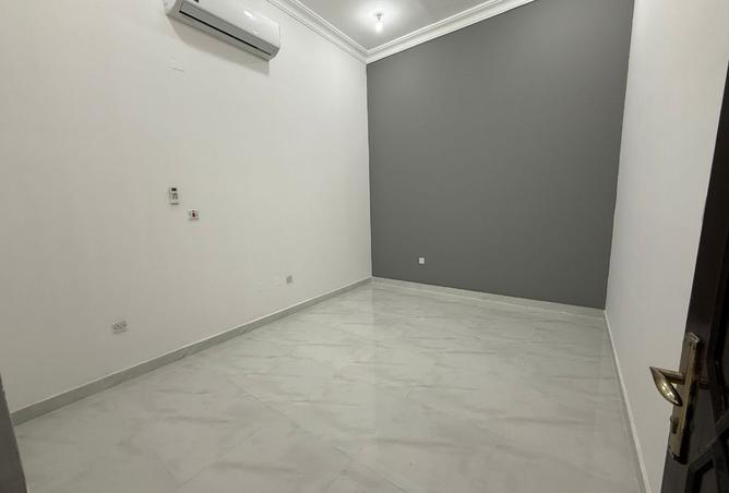 947988 - Property Image 3
