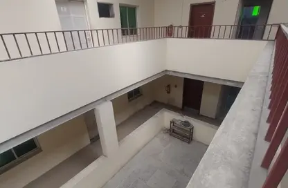 سكن عمال - استوديو - 8 حمامات للايجار في المنطقة الصناعية 1 - المنطقة الصناعية - الدوحة