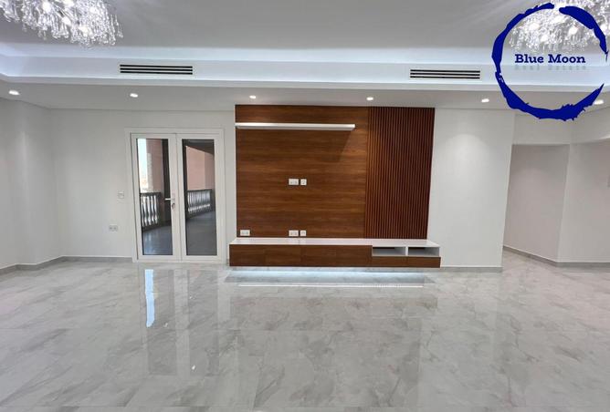 960518 - Property Image 2