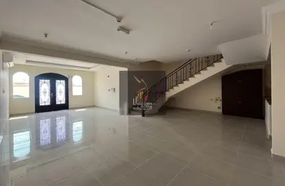 سكن الموظفين - استوديو - 4 حمامات للايجار في فلل عين خالد - عين خالد - الدوحة
