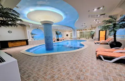 صورة لـ حوض سباحة شقة - 2 غرف نوم - 3 حمامات للايجار في السد - الدوحة ، صورة رقم 1