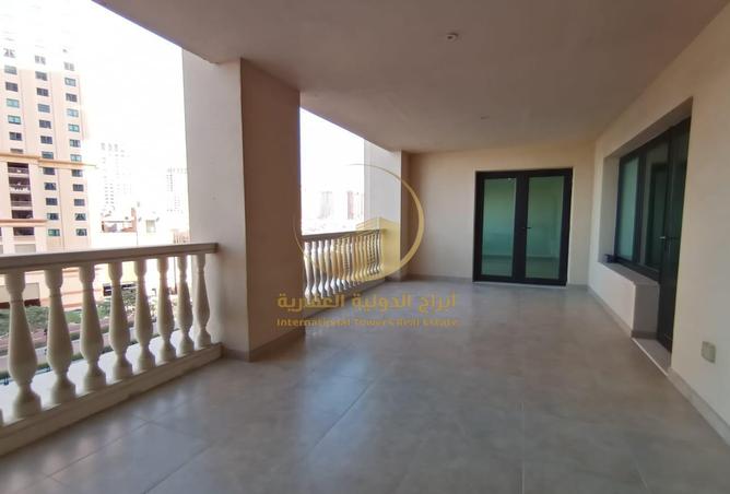 Apartment - 2 Bedrooms - 2 Bathrooms for rent in Tower 10 - Porto Arabia - The Pearl Island - Doha