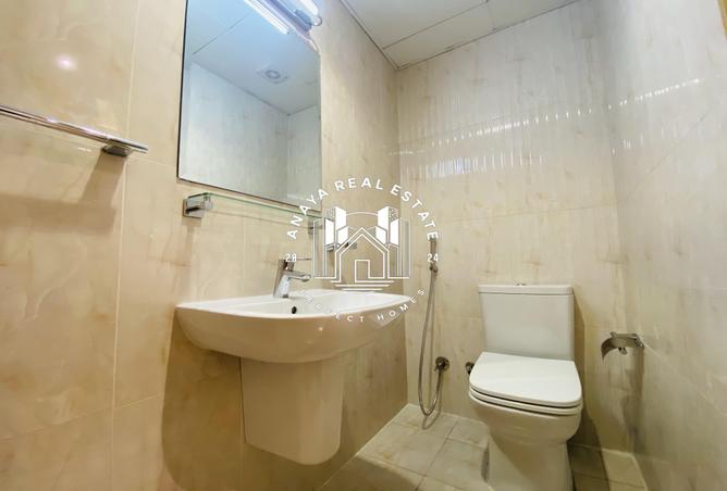 932089 - Property Image 3