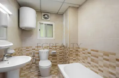 Whole Building - 7+ Bedrooms - 7+ Bathrooms for sale in Souk Rawda 3 - Al Nasr - Doha