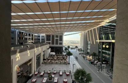 شقة - 2 غرف نوم - 2 حمامات للايجار في ويست واك - الوعب - الدوحة