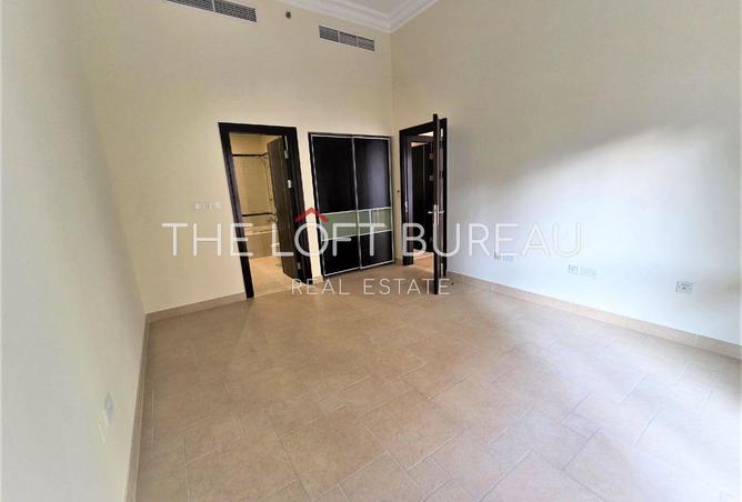 979833 - Property Image 2