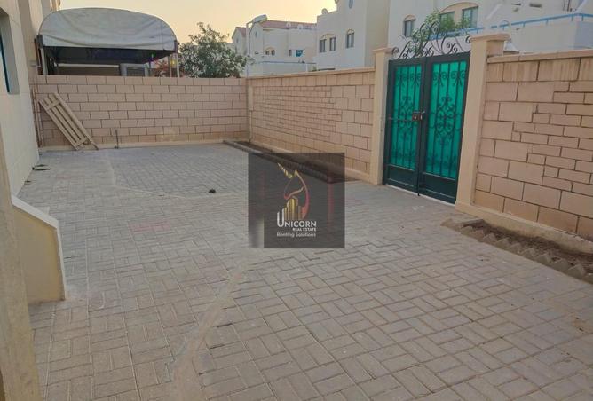 889632 - Property Image 2