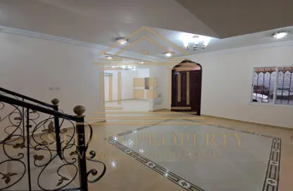 فيلا - 4 غرف نوم - 5 حمامات للايجار في فلل الدحيل - الدحيل - الدوحة