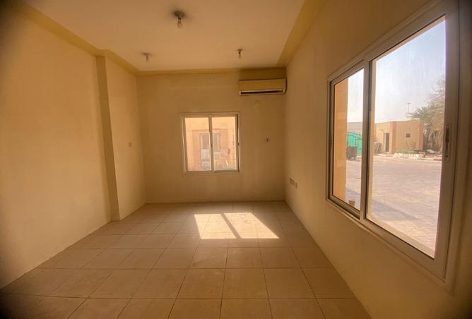 989784 - Property Main Image