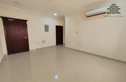 Apartment - 1 Bedroom - 1 Bathroom for rent in Salaja Street - Doha Al Jadeed - Doha