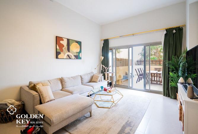 987963 - Property Image 2